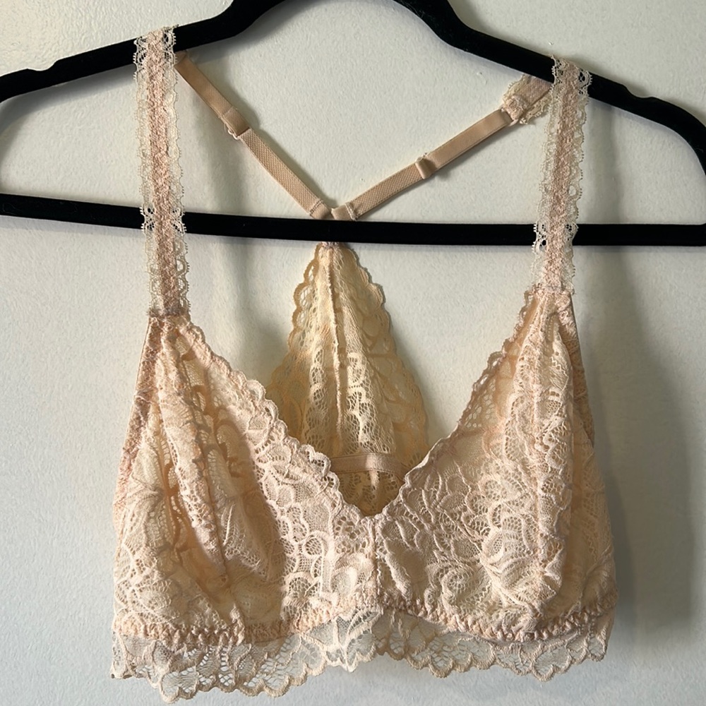 Beautiful lace razorback blush bralette! Never been worn! Size Large